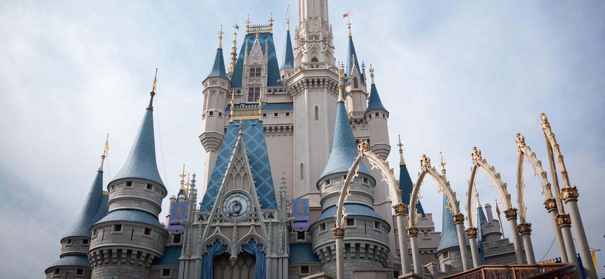Video Shows Smoke Emulate From Cinderella Castle At Disney World