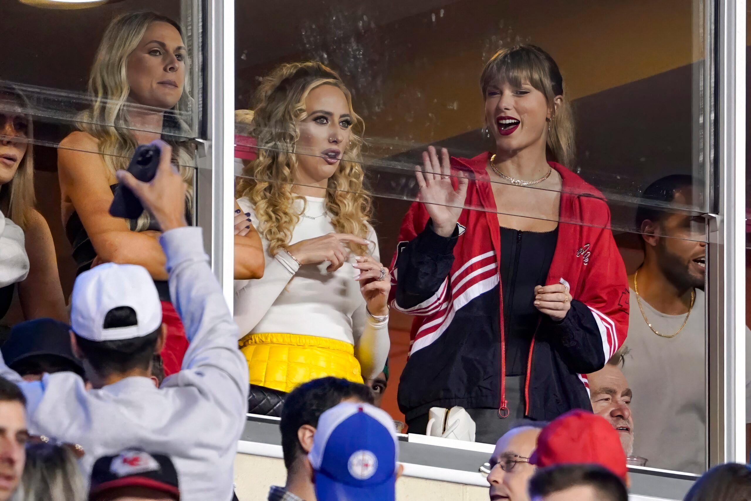 Brittany Mahomes sob ataque por falar mal de Taylor Swift