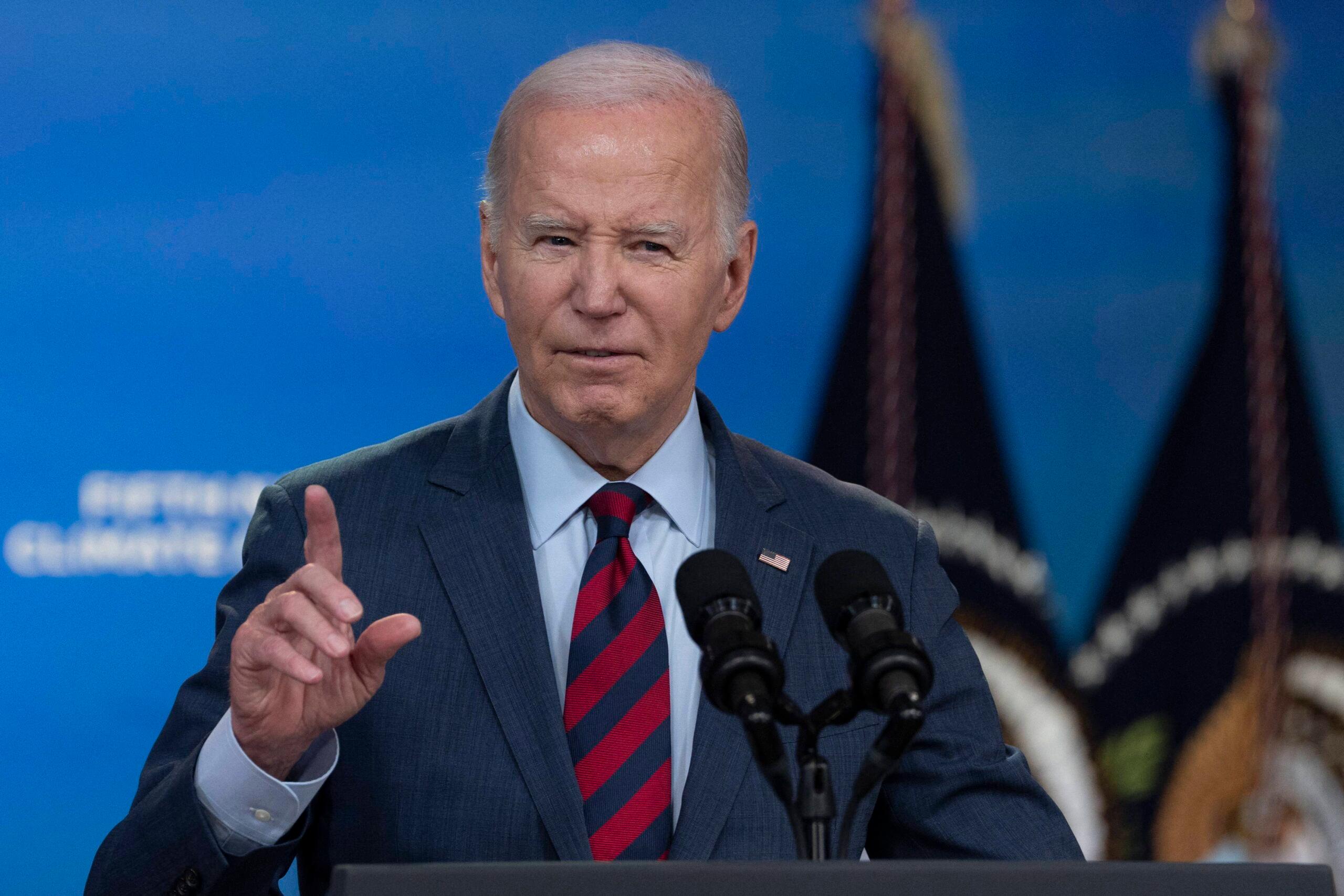 People Claim Joe Biden s Insane Birthday Cake Is Elder Abuse 247 