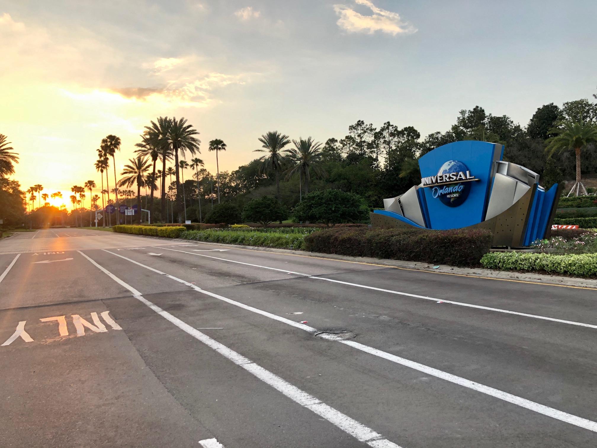 Riders Trapped Upside Down For An Hour At Universal Orlando