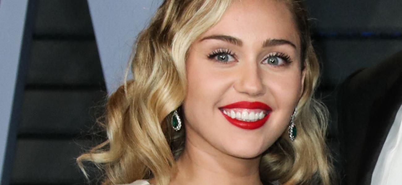 Miley Cyrus In Swimsuit & Thigh-Highs Sends Love To Jewish Fans