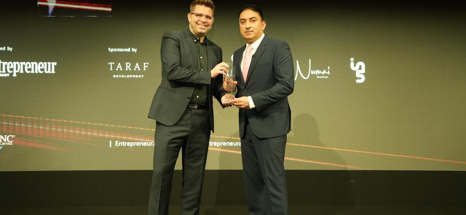 'King Of Hollywood' Sheeraz Hasan Wins Prestigious 'Media Personality Of The Year Award'
