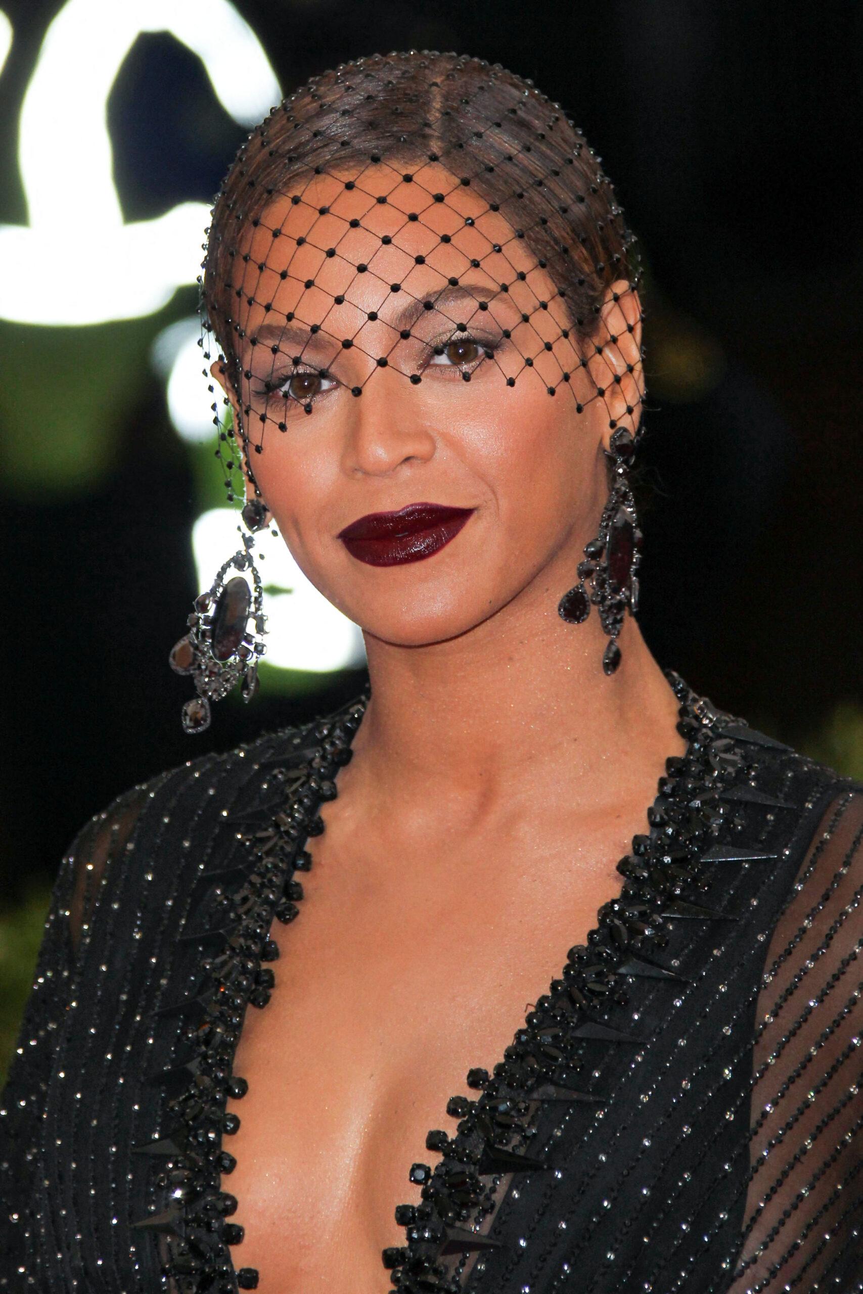 Beyoncé at the 'Charles James: Beyond Fashion' Costume Institute Gala held at the Metropolitan Museum of Art on May 5, 2014 in Manhattan, New York City