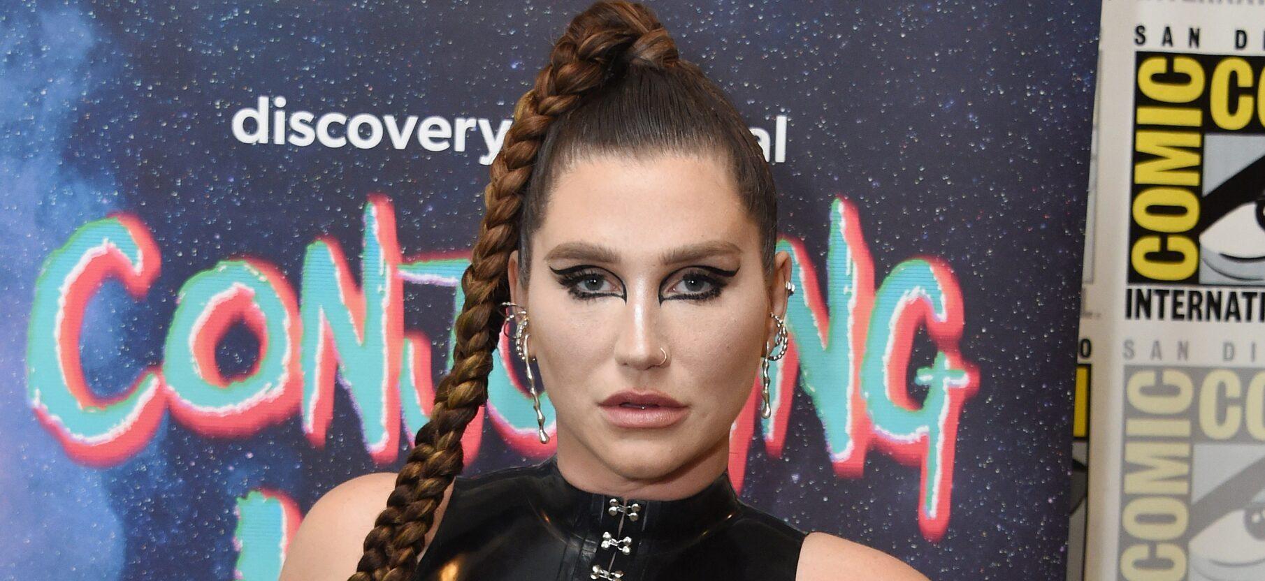 Kesha attends the 2022 Comic-Con - CONJURING KESHA PHOTO LINE