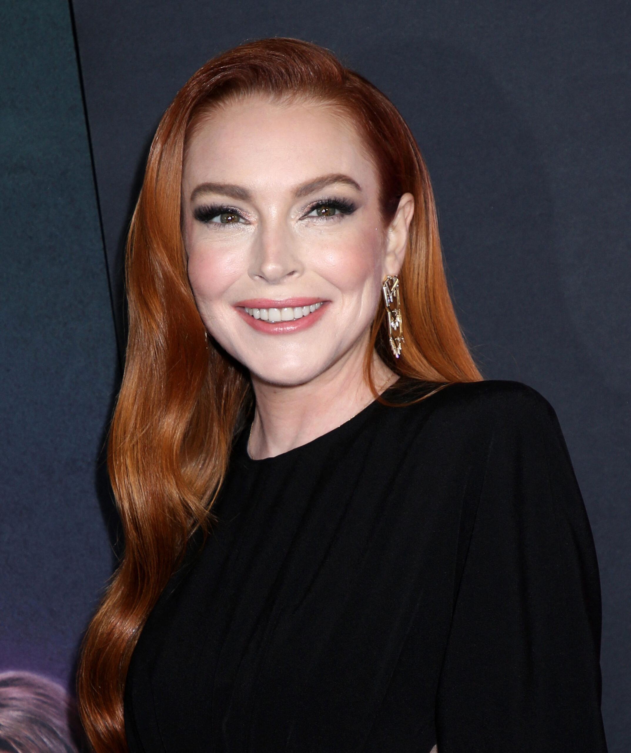 Lindsay Lohan chateada com a piada de 'garotas malvadas' fazendo referência ao corpo dela
