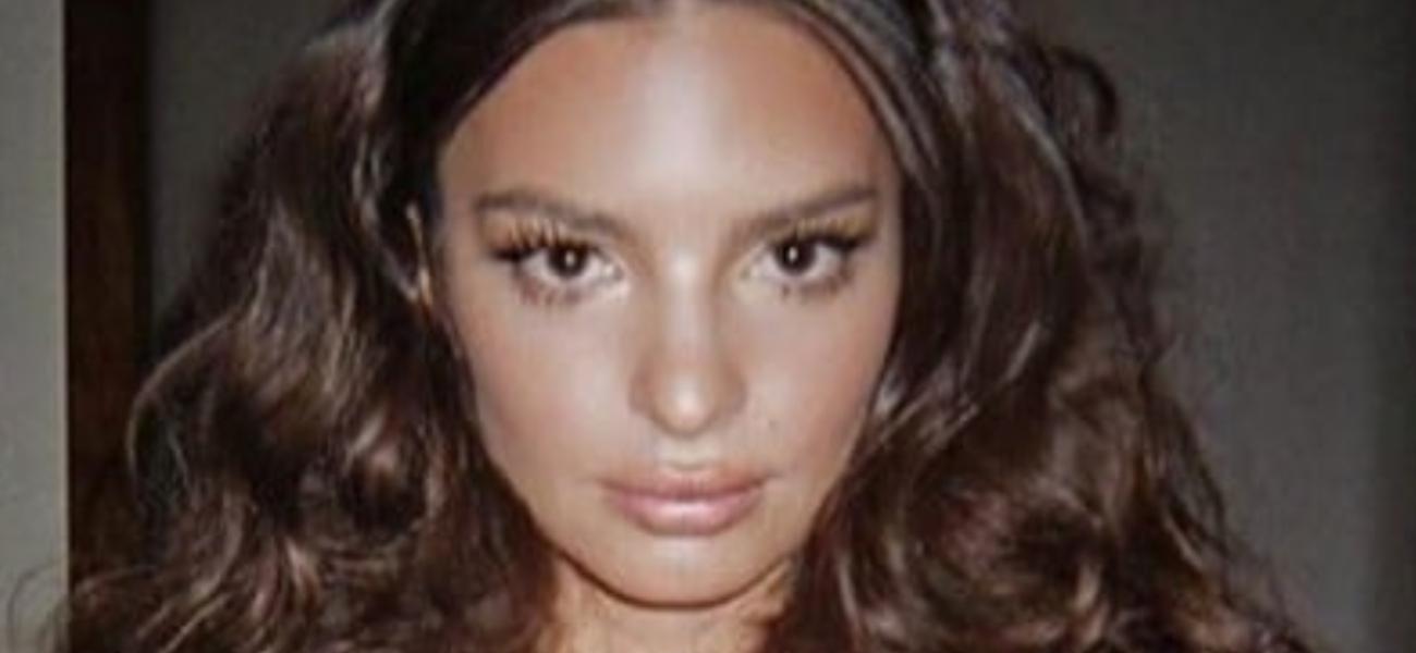 Emily Ratajkowski In Too-Small Bikini Told She's 'Very Inconsistent'