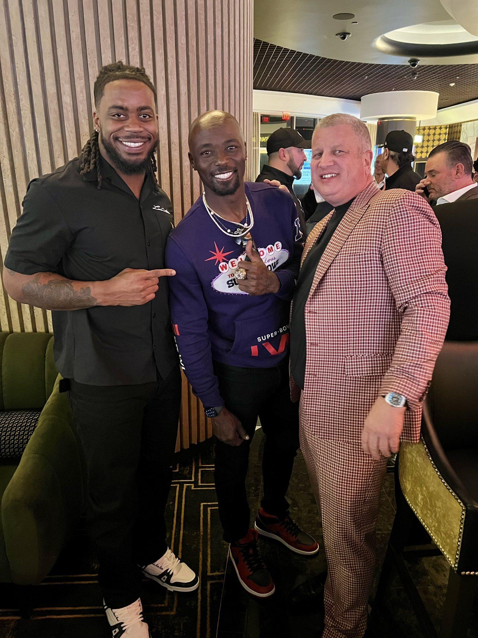 Legends Collide At Circa Las Vegas & Barry’s Downtown Prime During Super Bowl Week