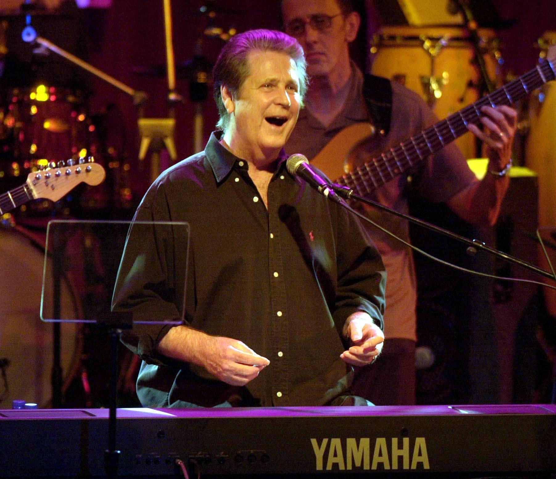 Brian Wilson performs during the 4th annual Carl Wilson Foundation Benefit Concert at the El Rey Theatre October 14, 2001 in Los Angeles, California.
