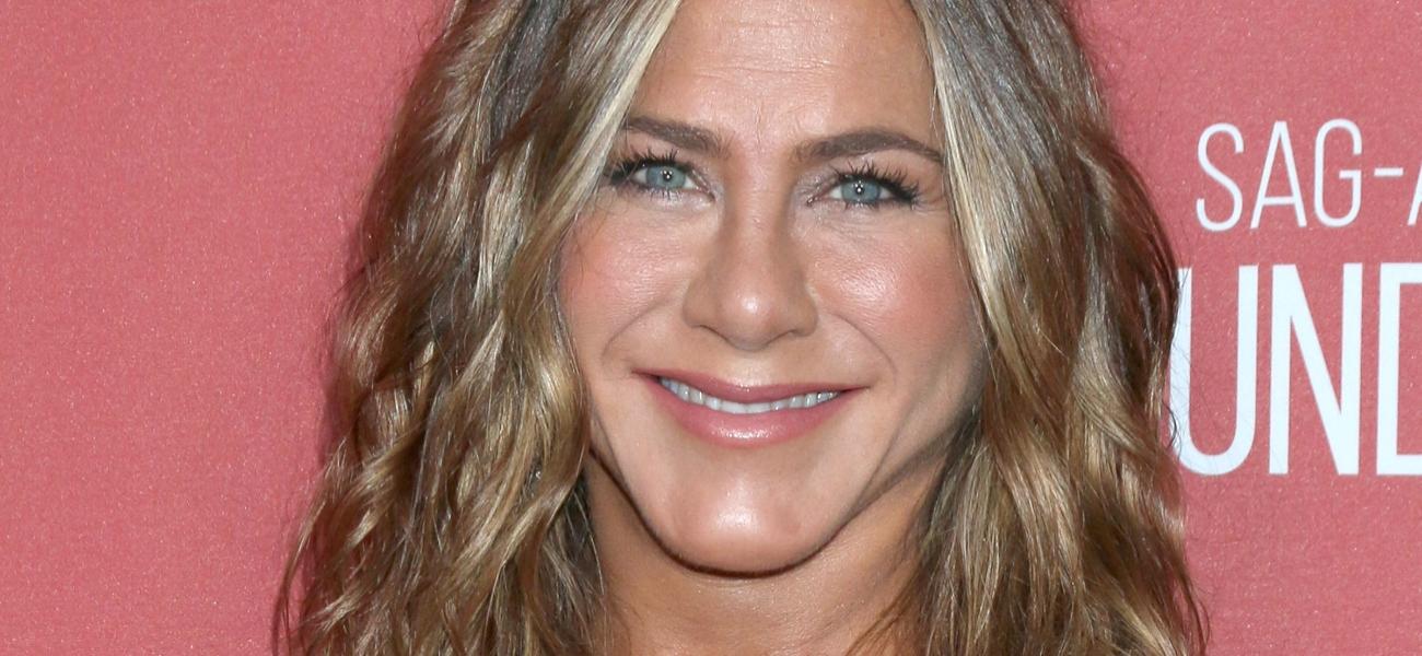 Jennifer Aniston In Braless Dress Delivers A ‘Favorite Look’