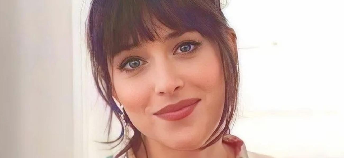 Dakota Johnson close up