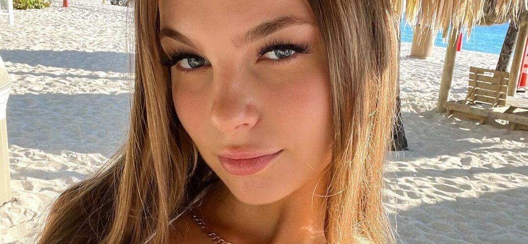 Grace Boor Shows Eye-Popping Cleavage View In Her Tiny Crochet Bikini
