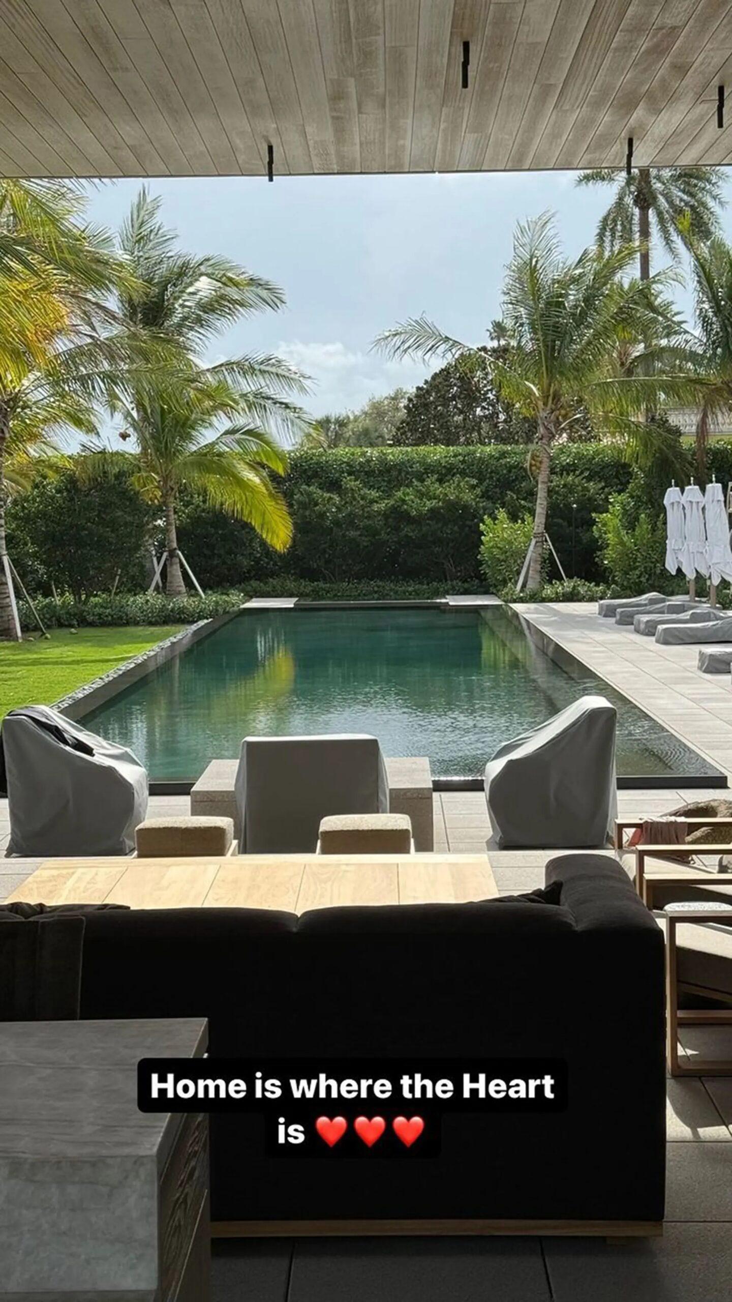 Inside Tom Brady's Luxurious Backyard Oasis At $17M Mansion [PHOTO]