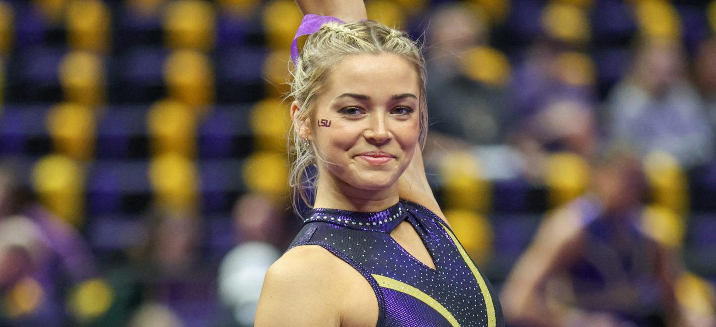 LSU Gymnast Olivia Dunne Drops Mirror Selfie Flaunting Her Booty and Boobs  - BlackSportsOnline