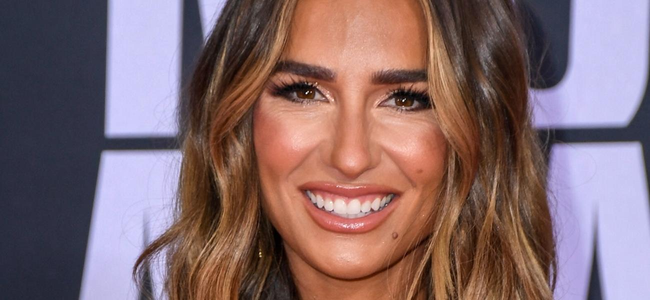 Jessie James Decker In Mexico Bikini Is ‘Sun’s Out, Buns Out’