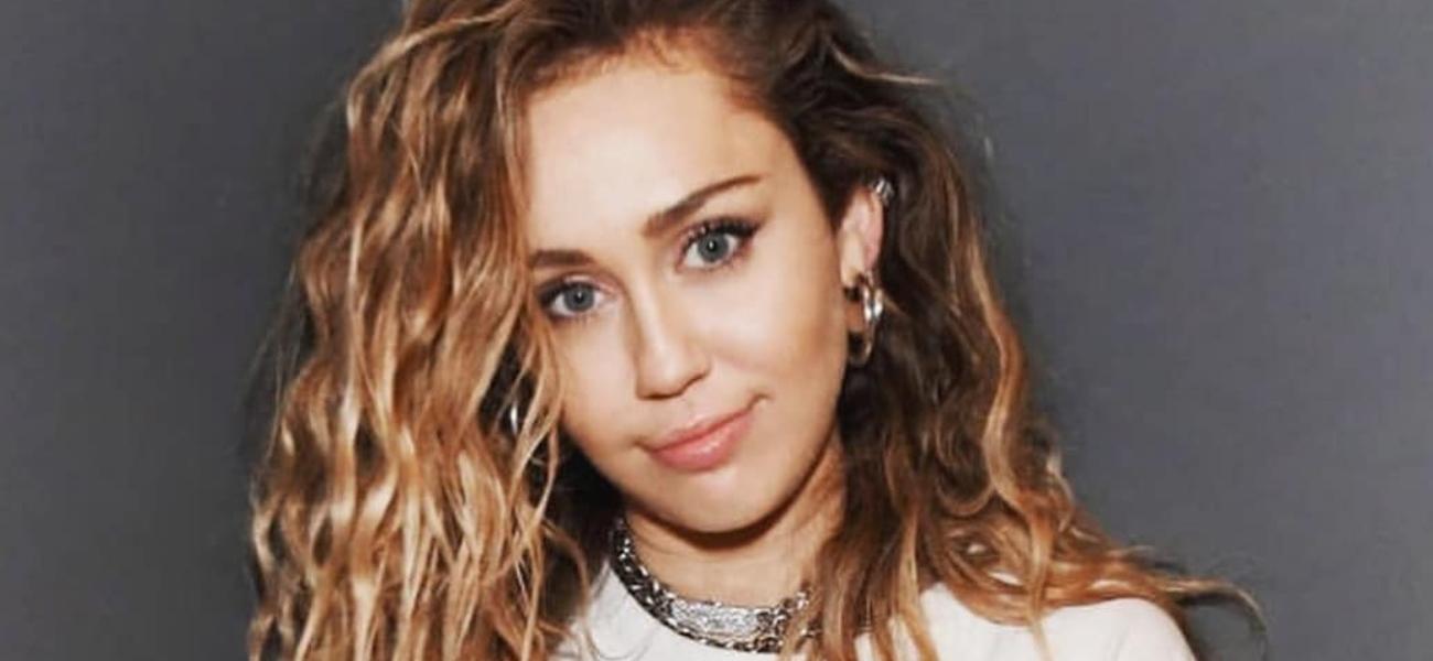 Miley Cyrus Wears Nothing In Front Of Her Bathroom Mirror