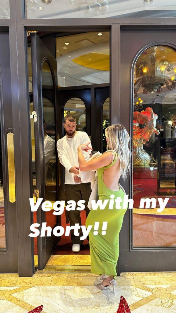 Jake Ferguson e Haley Cavinder em Las Vegas.