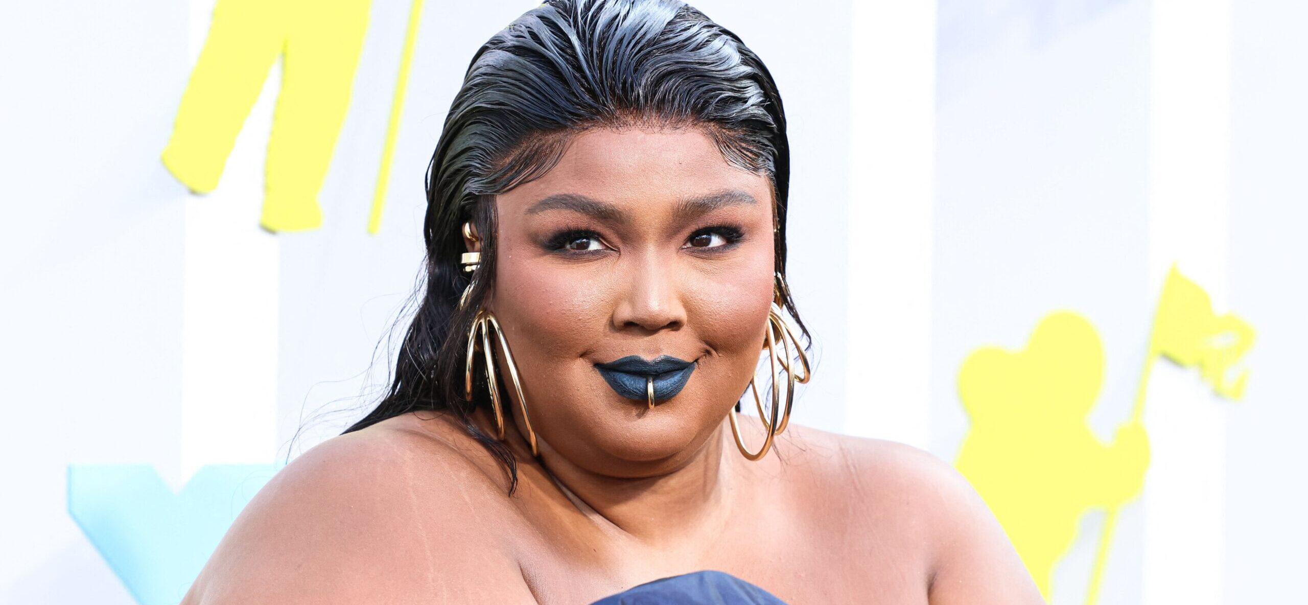 Lizzo Puts Her Extreme Weight Loss On Display As She Declares ‘Summer Has Begun’