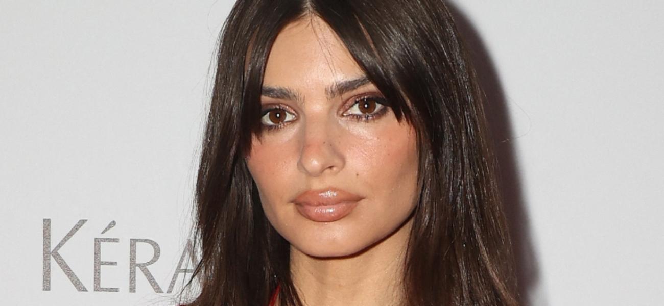 Emily Ratajkowski close up