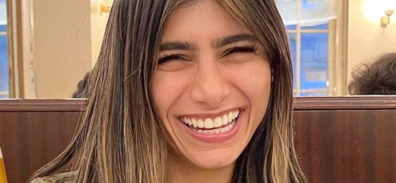 Mia Khalifa Removing G-String Is ‘Just In Time For The Weekend’