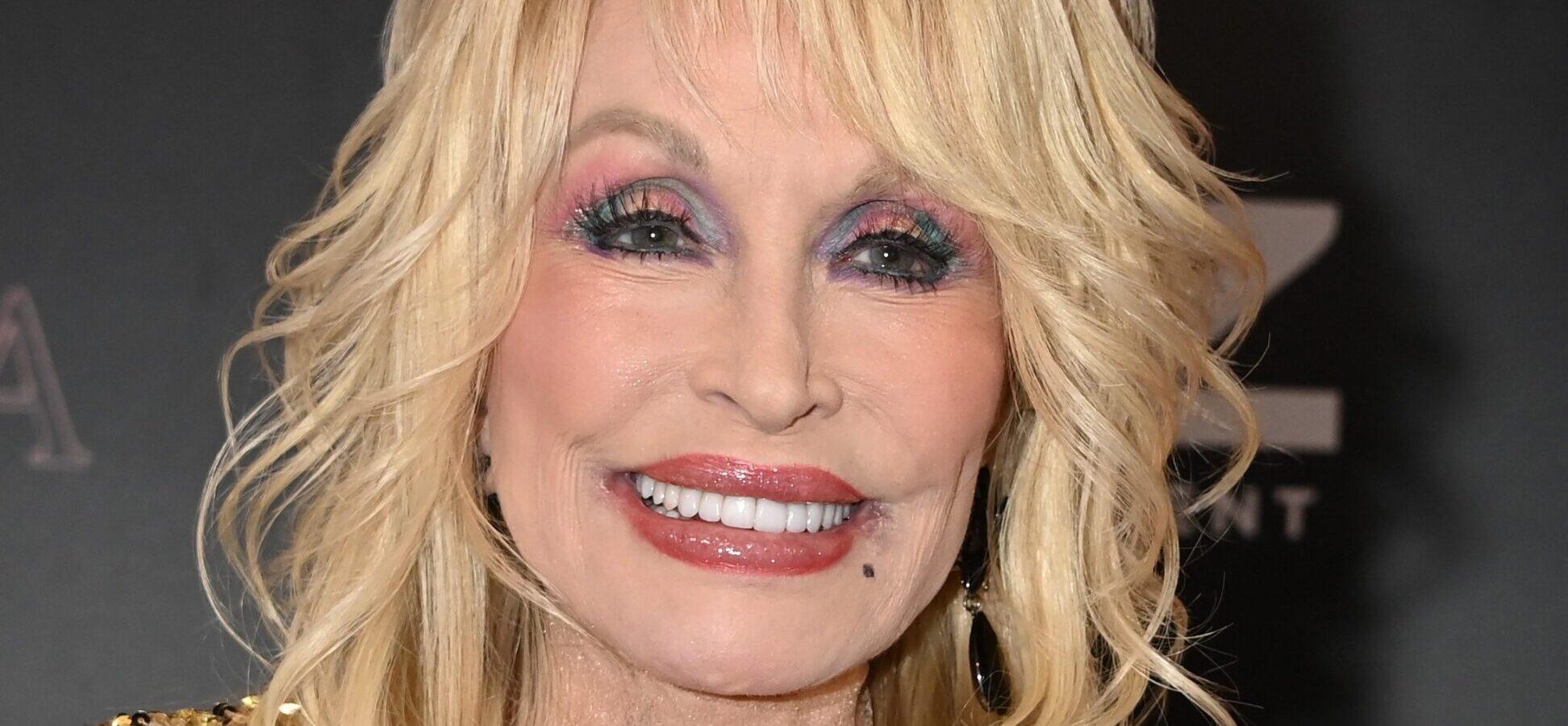 Dolly Parton smiling