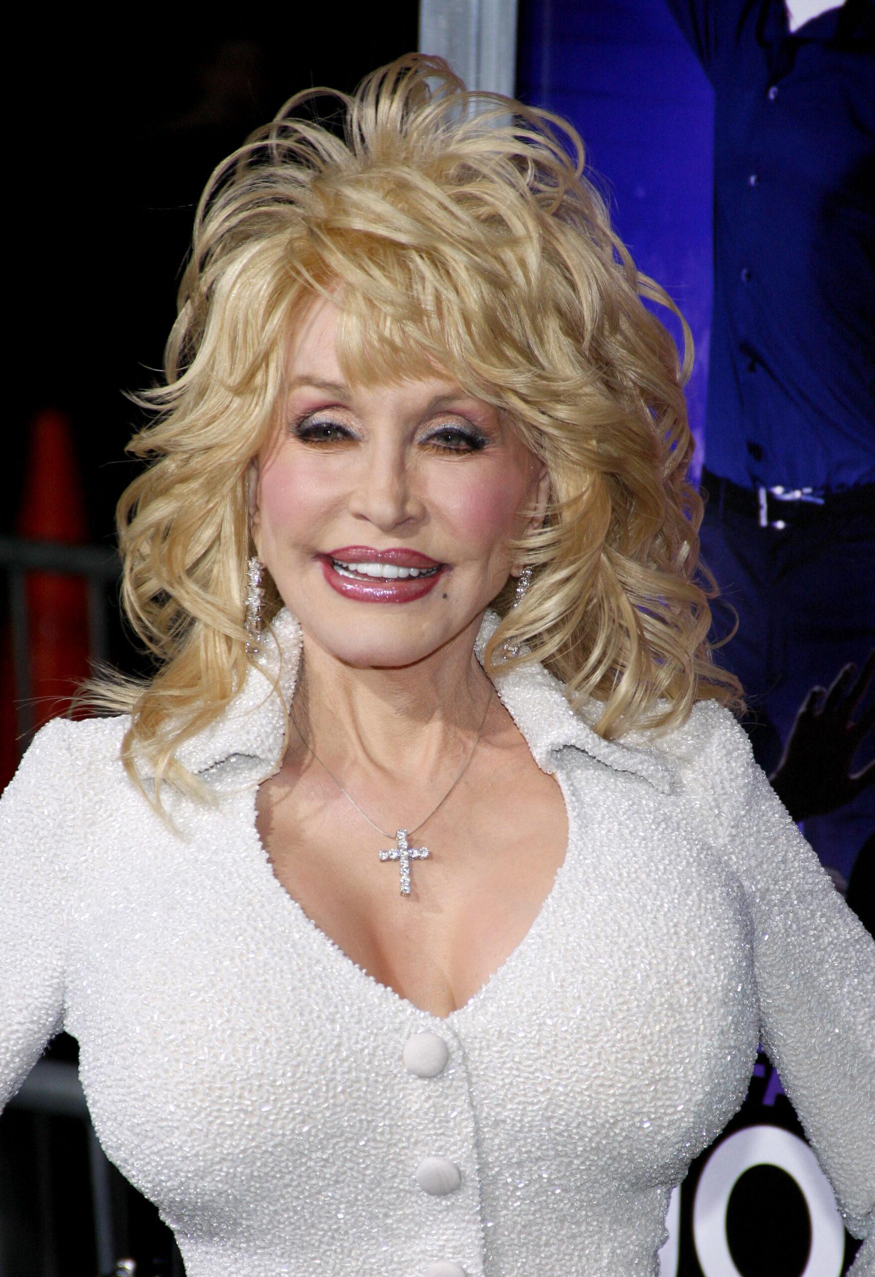 Dolly Parton smiling