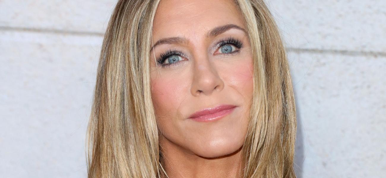 Jennifer Aniston close up