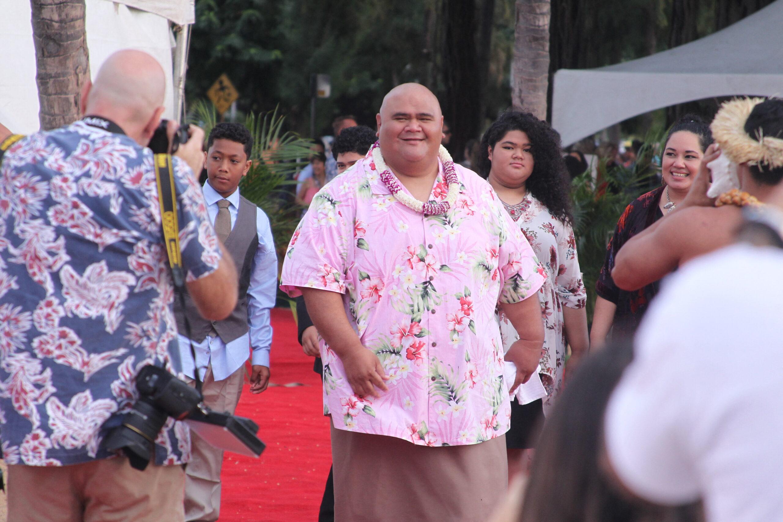 Taylor Wily in pink Hawaiin shirt