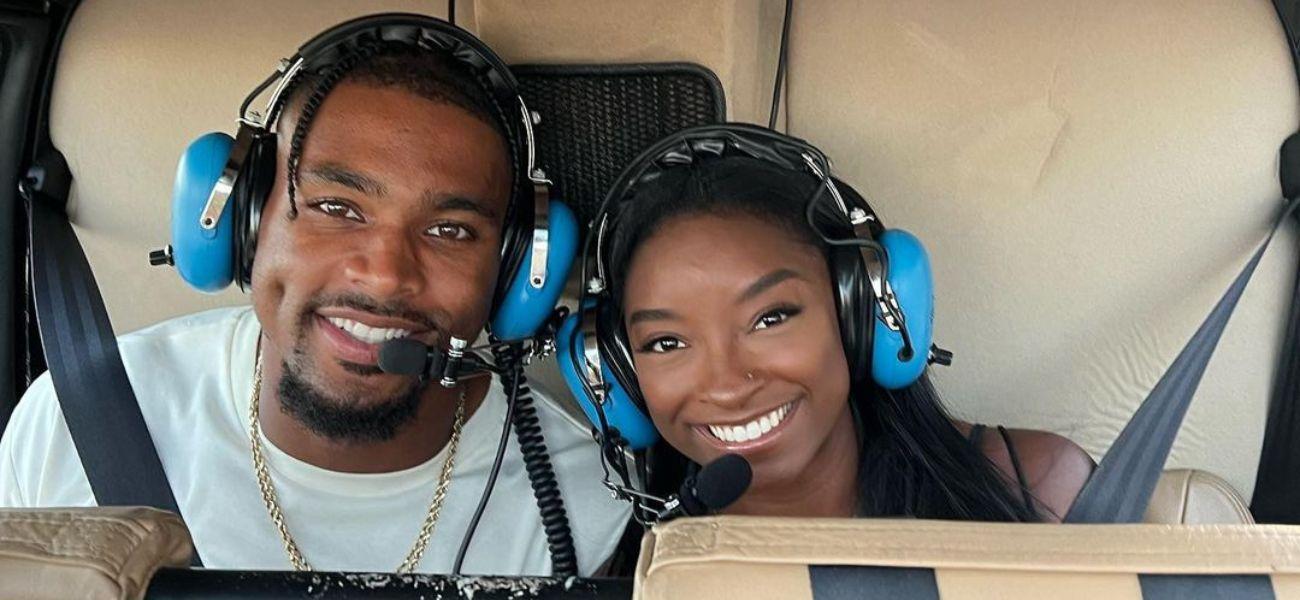 Jonathan Owens and Simone Biles co-piloting a plane