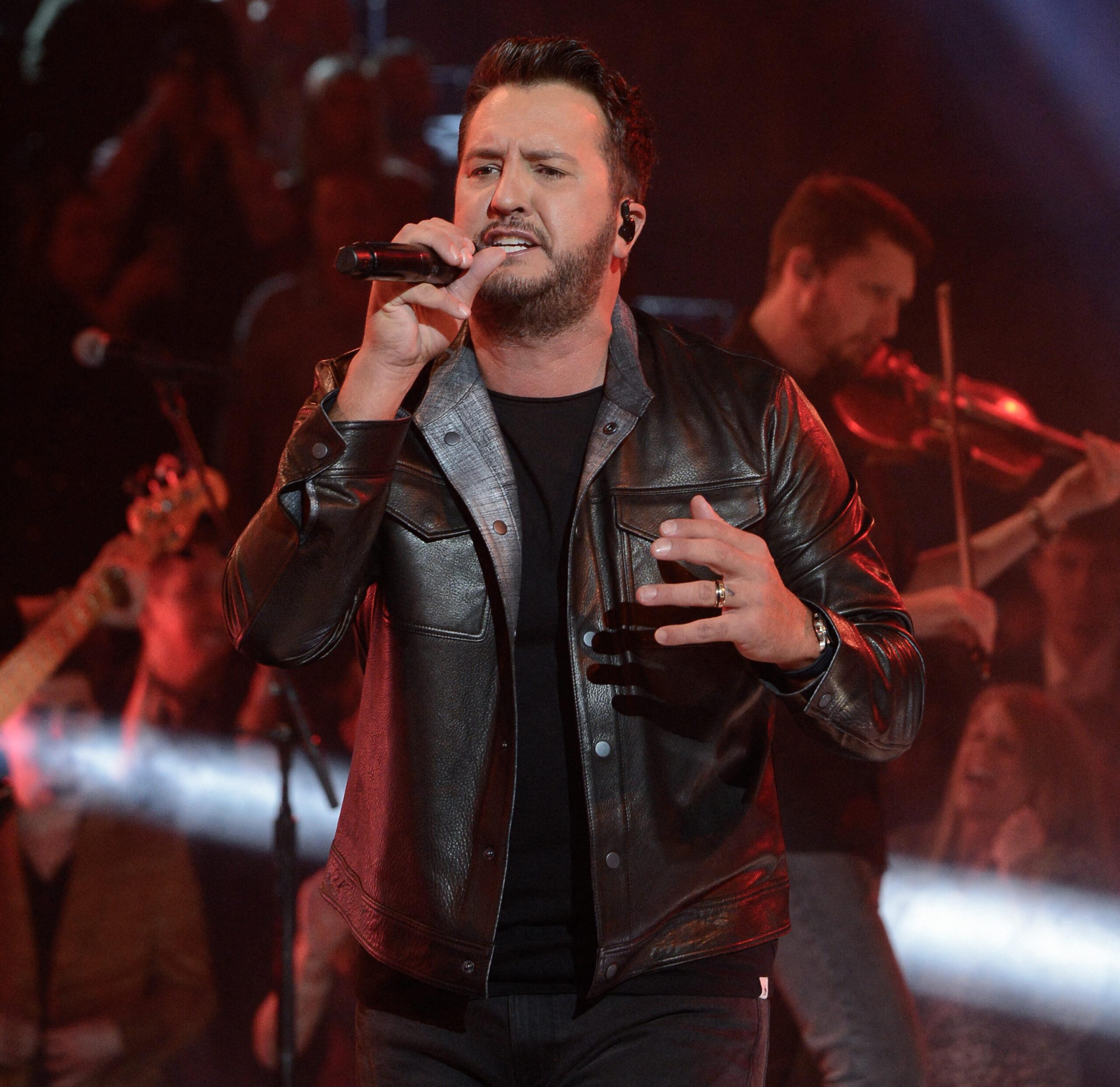 Luke Bryan performs at CMA Awards