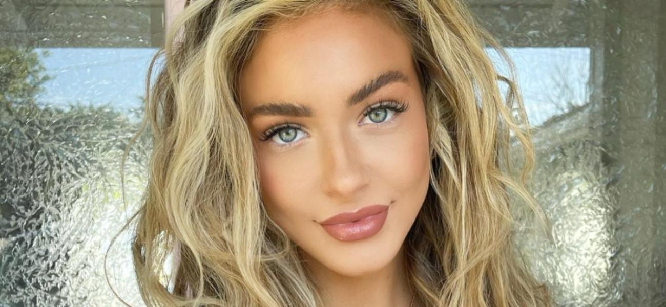 Hannah Palmer poses close up