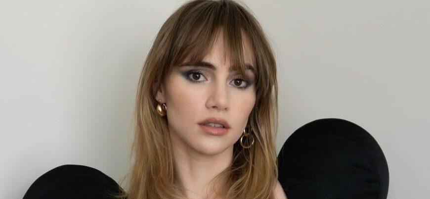 Suki Waterhouse poses for the camera.