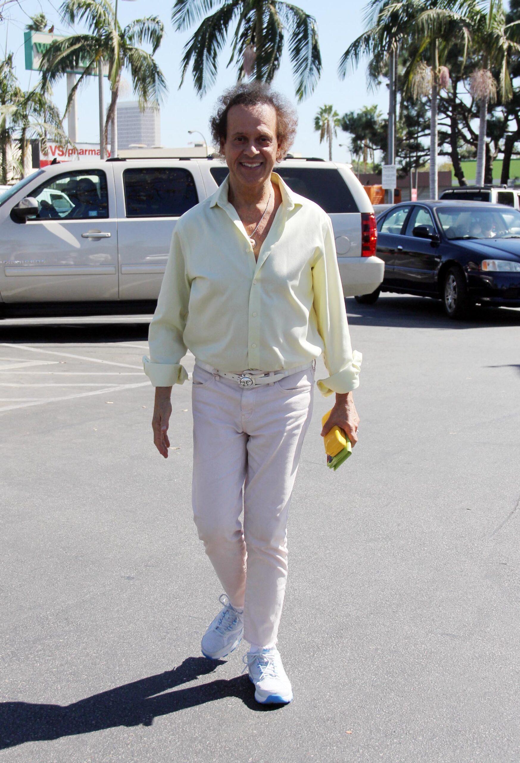 RICHARD SIMMONS DANCING IN A PARKING LOT