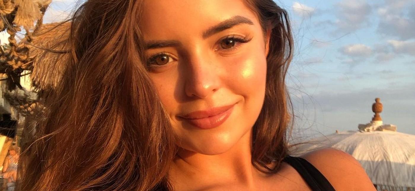 Demi Rose snaps a selfie.