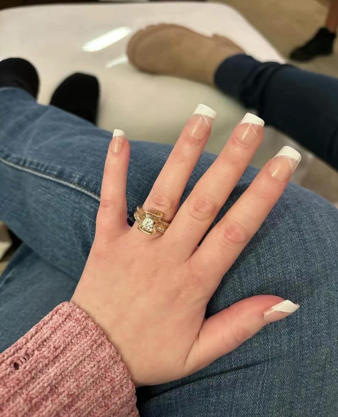 Gypsy Rose Blanchard shows off engagement ring on her left hand