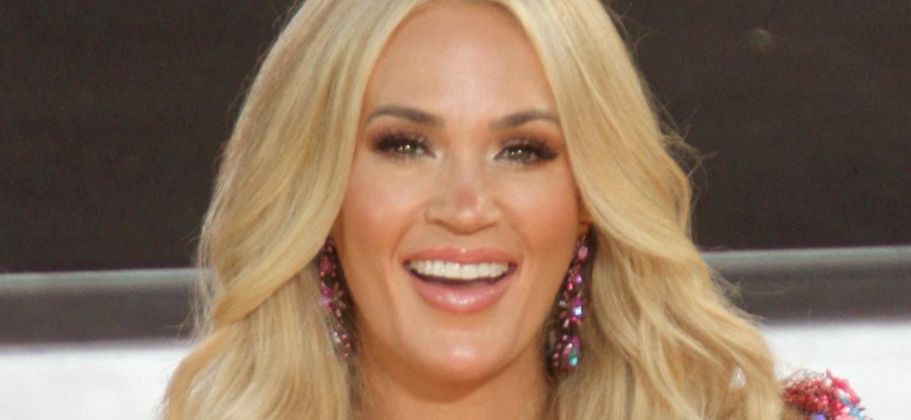 Carrie Underwood smiling