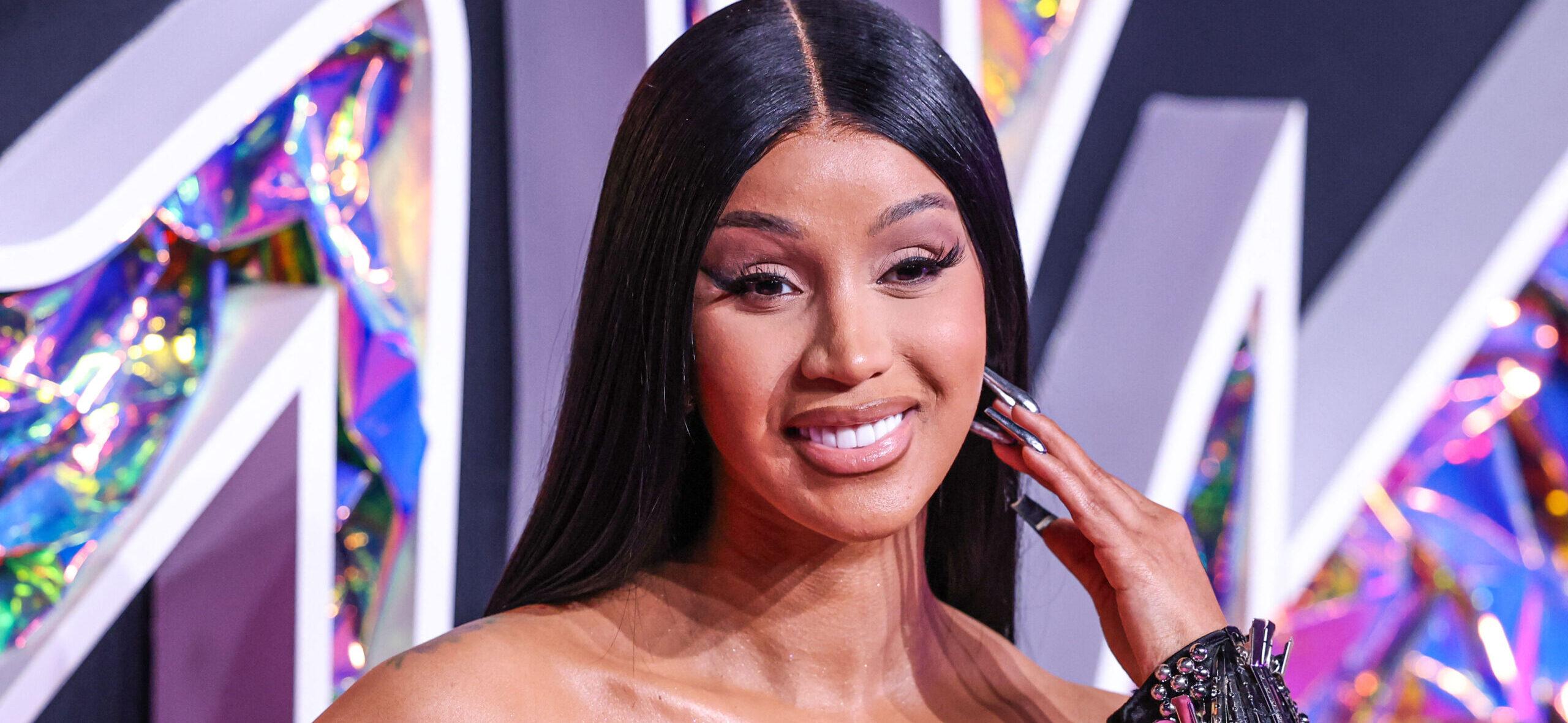 Cardi B wearing a Dilara Findikoglu dress arrives at the 2023 MTV Video Music Awards