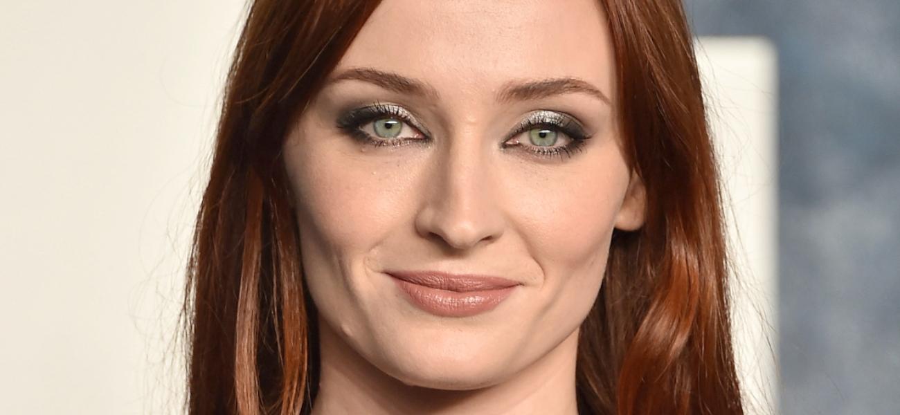 Sophie Turner Ordering Drinks In Braless Dress Is ‘Bond’ Material