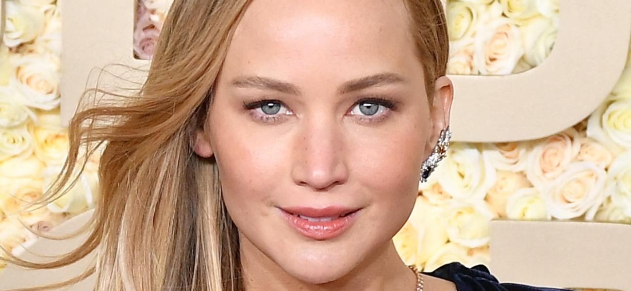 Jennifer Lawrence posing close up