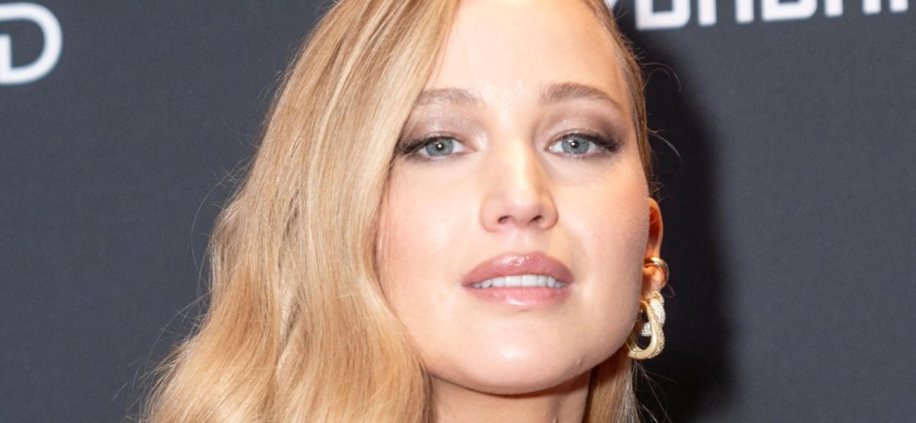 Jennifer Lawrence posing close up