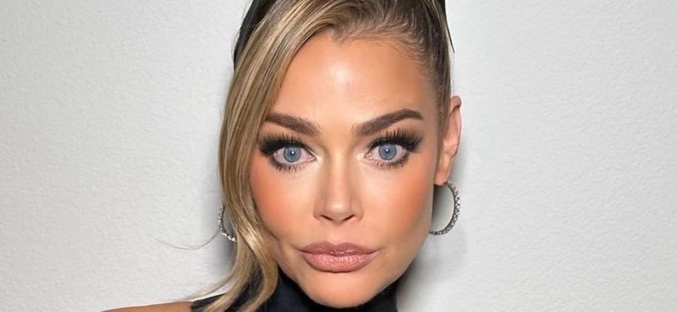 Denise Richards poses for the camera.