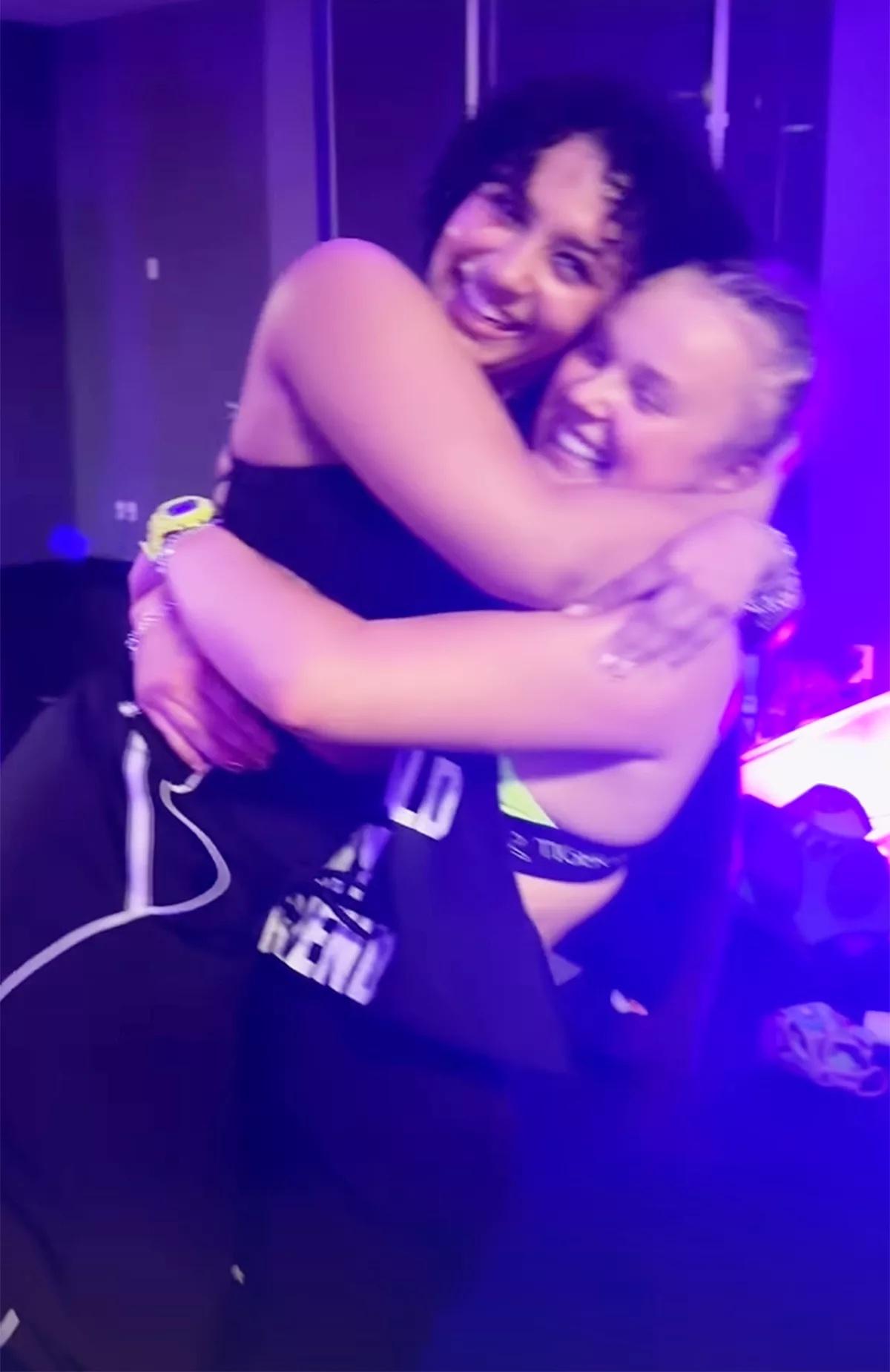 JoJo Siwa and her girlfriend hugging