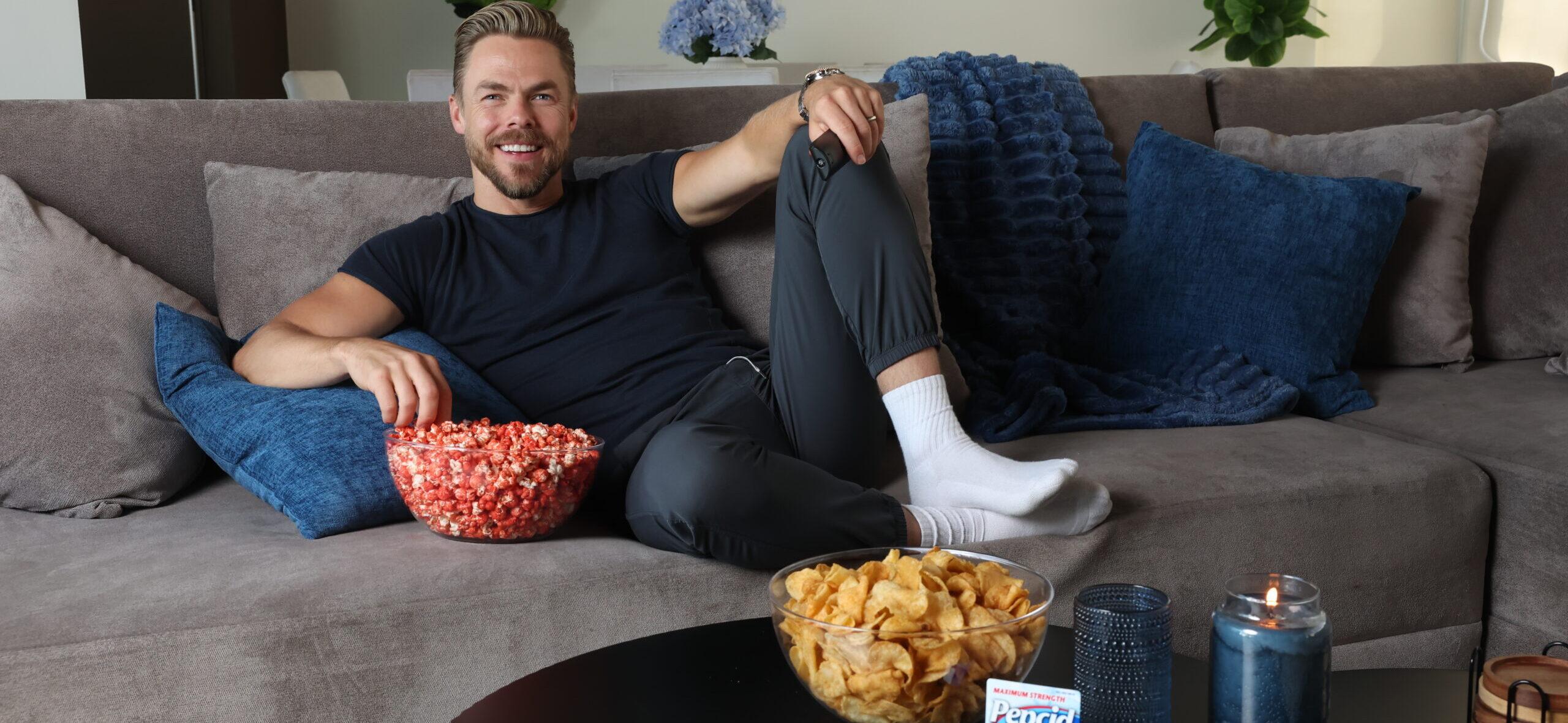 Derek Hough Masters The Art Of Turning ‘Busyness’ Off After A Hectic Day