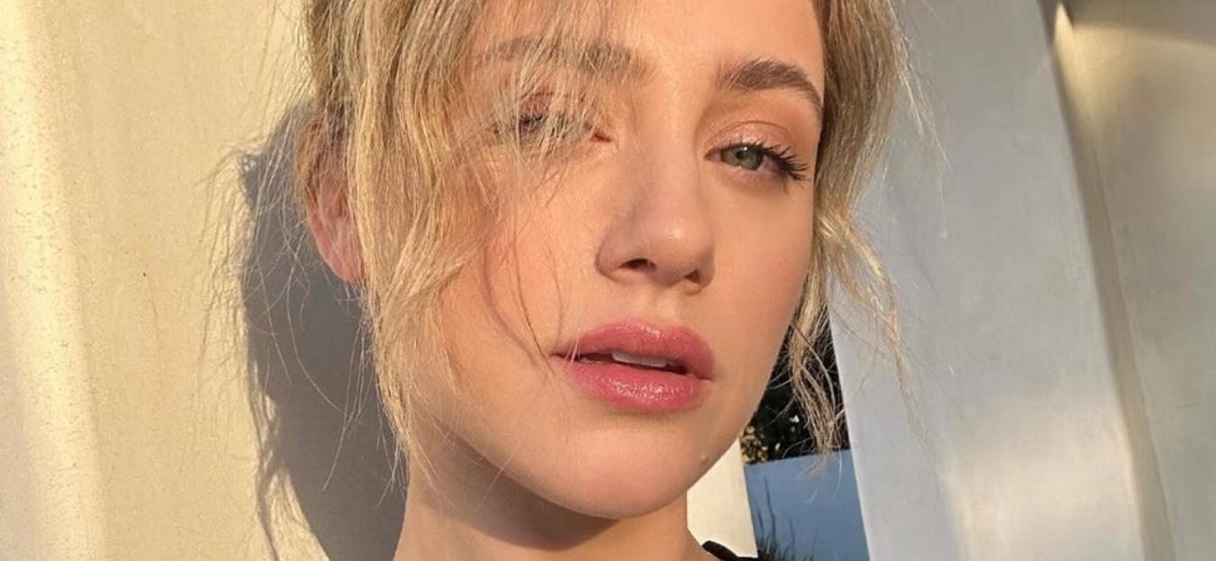 Lili Reinhart snaps a selfie.