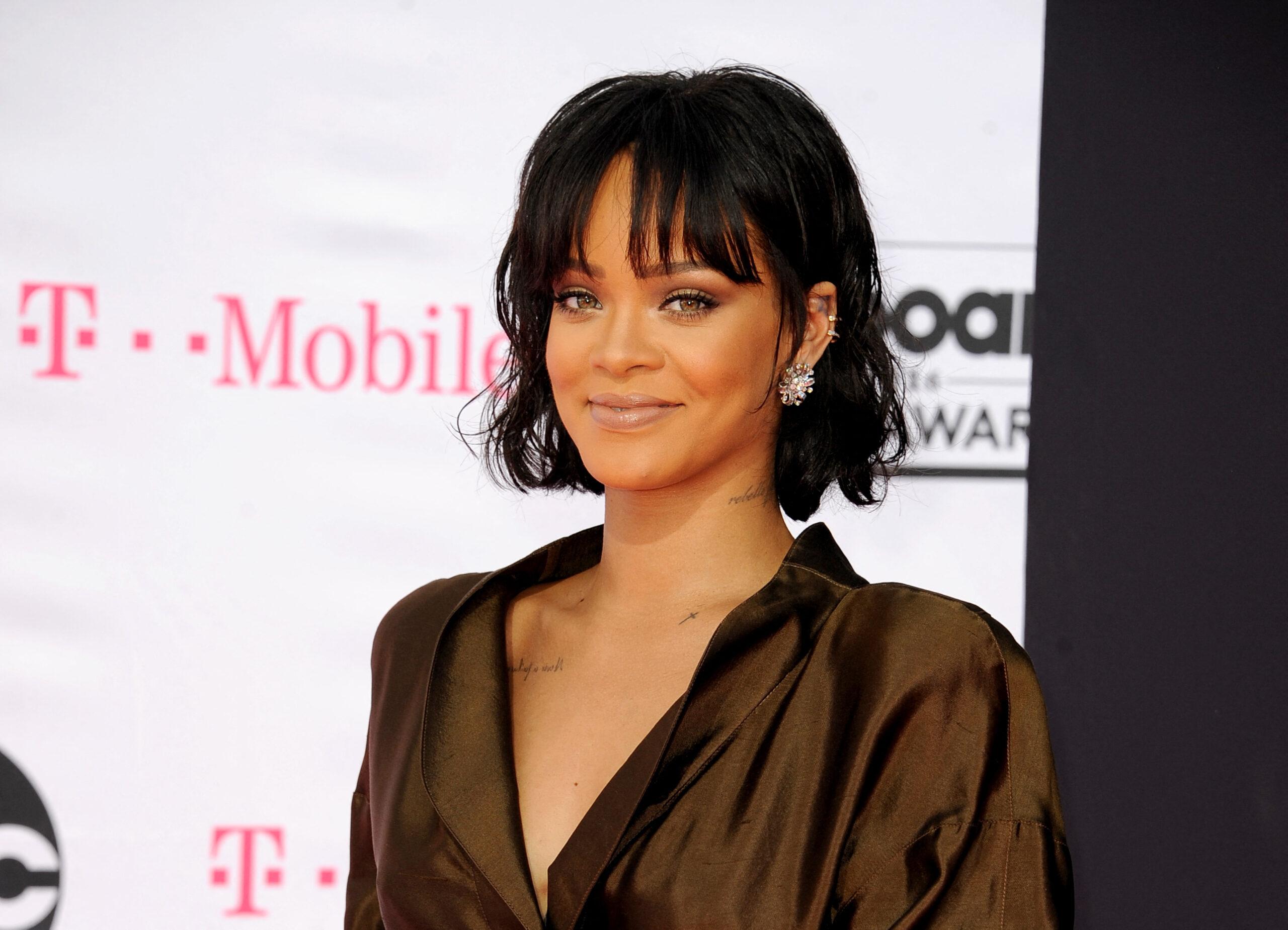 Rihanna at 2016 Billboard Music Awards 