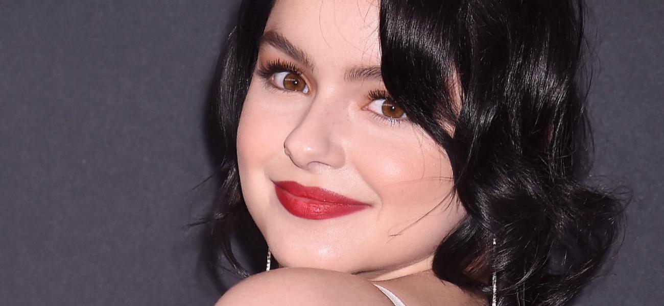 Ariel Winter poses close up