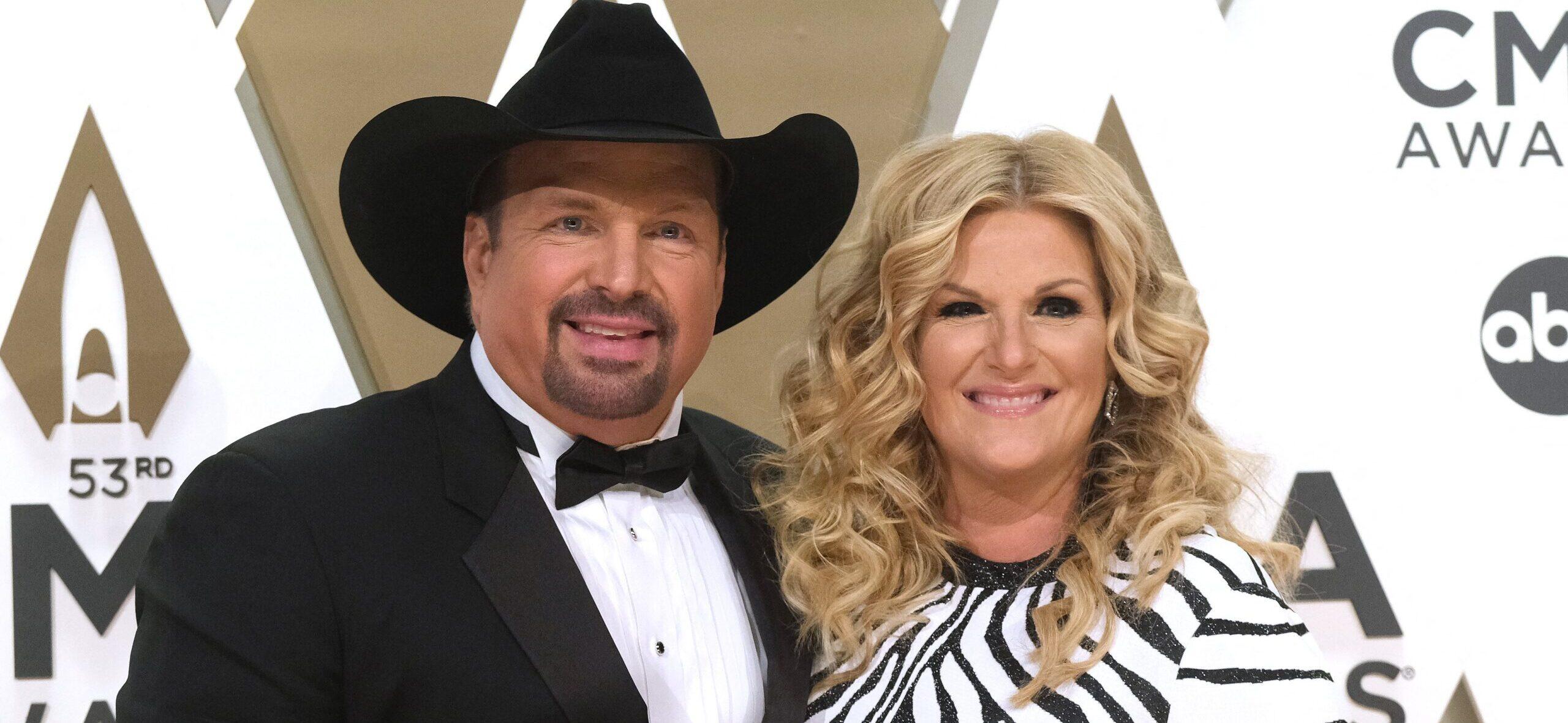 Garth Brooks and Trisha Yearwood at the 53rd Annual CMA Awards