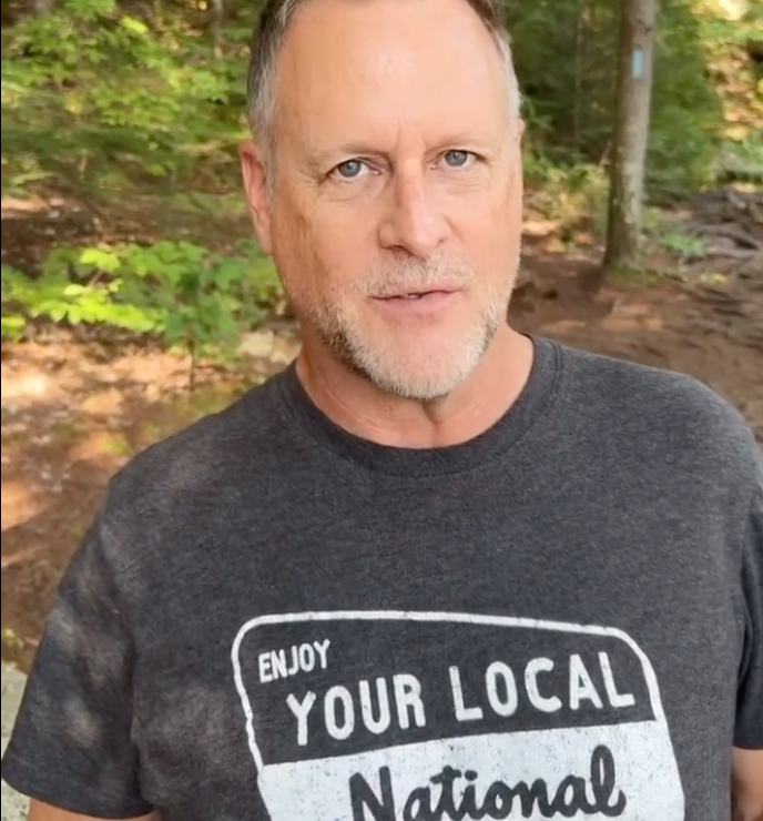 Dave Coulier takes selfie