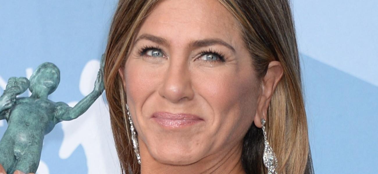 Jennifer Aniston close up