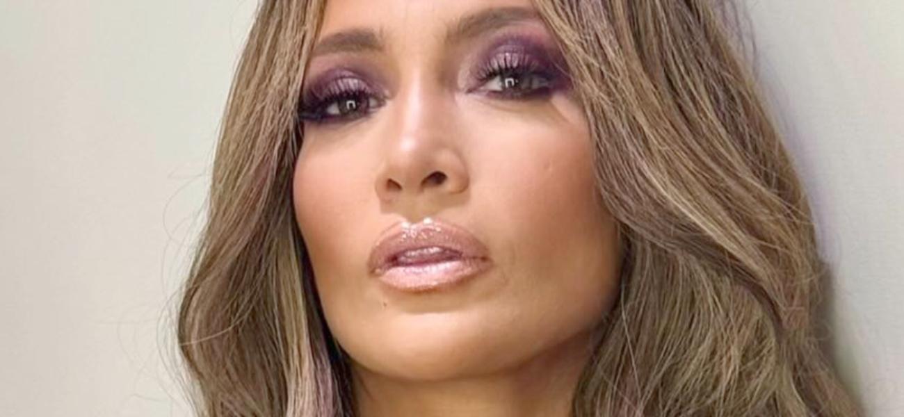 Jennifer Lopez close up