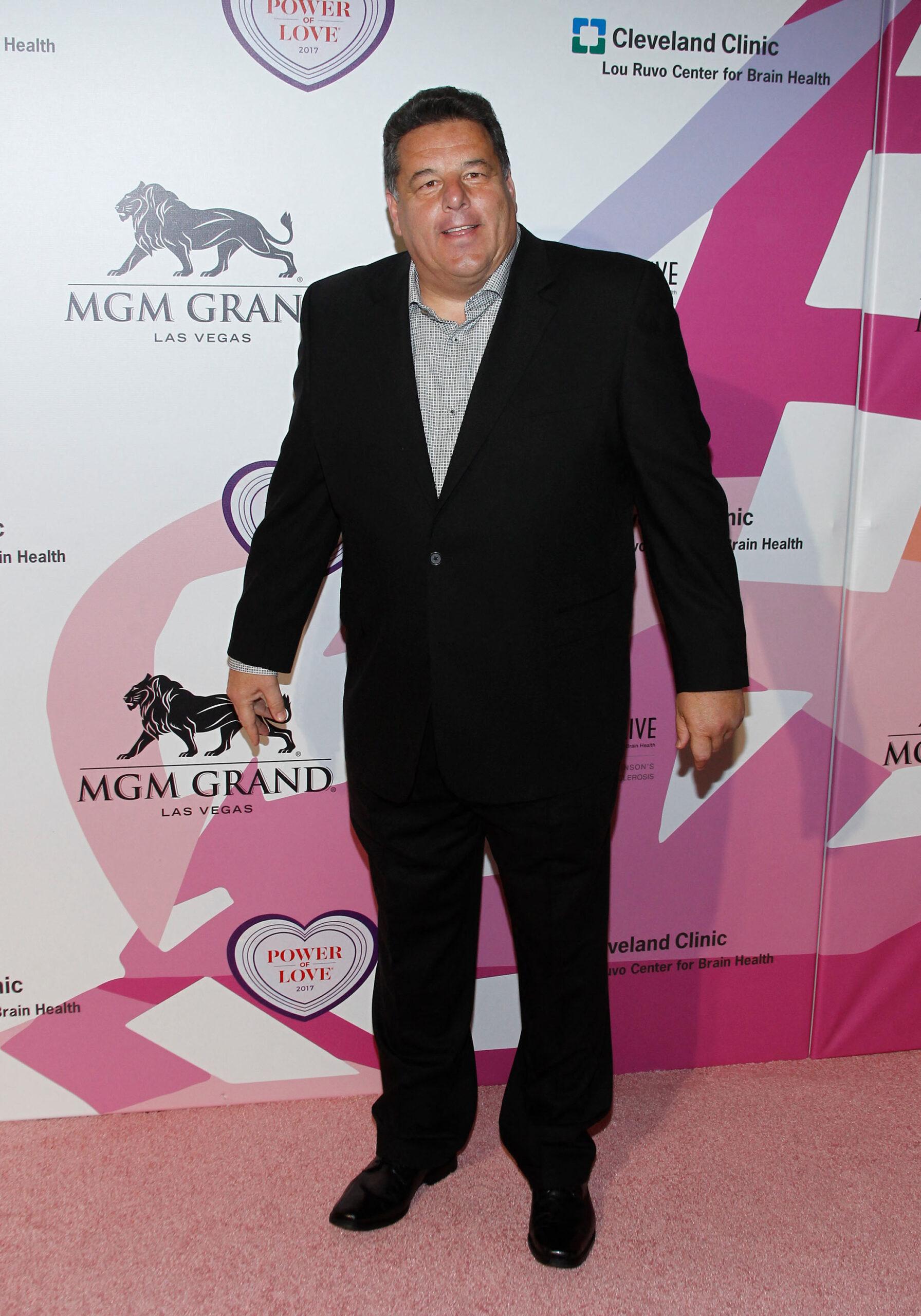 Steve Schirripa